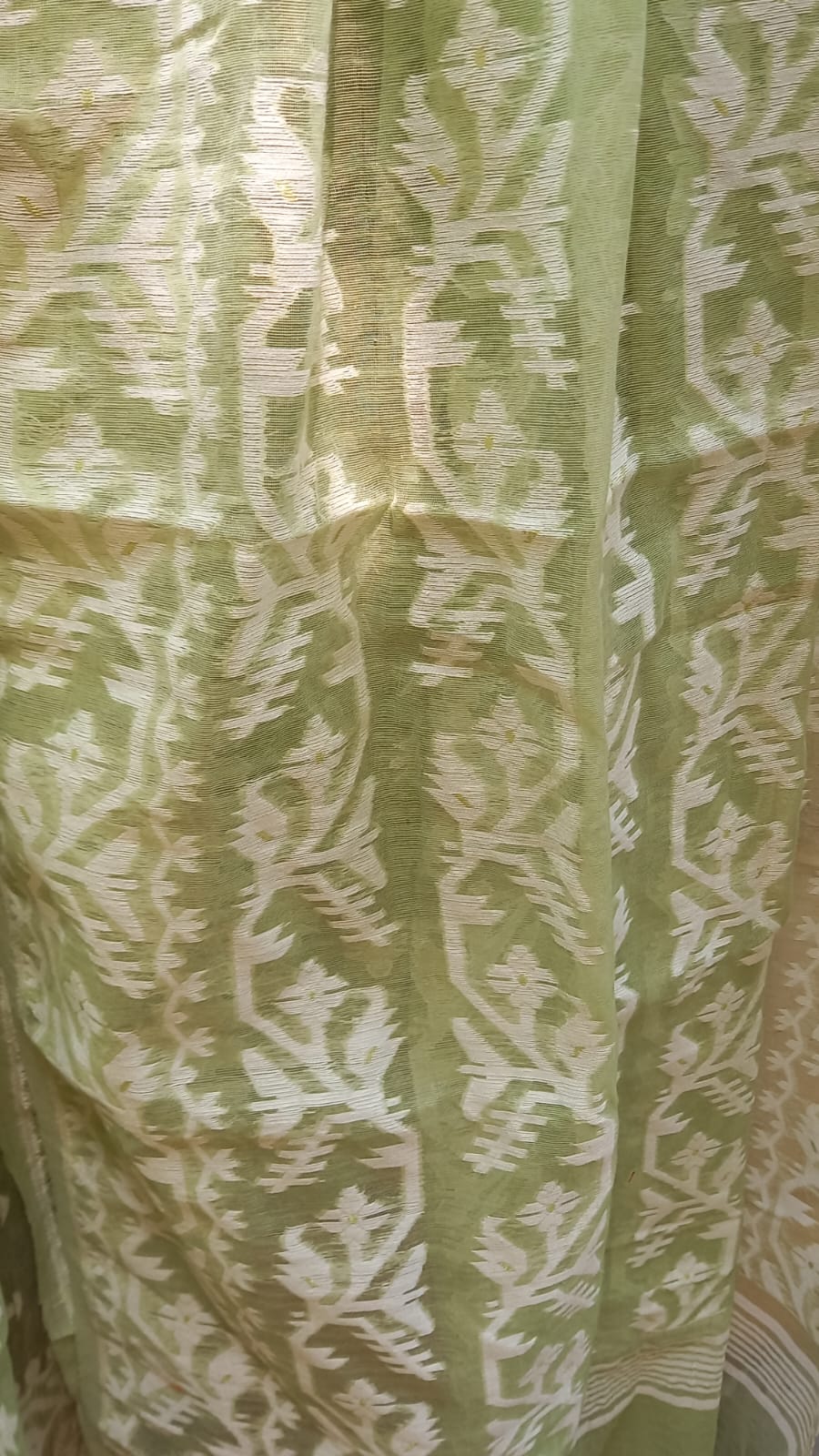 GREEN AND WHITE WOVEN SAREE