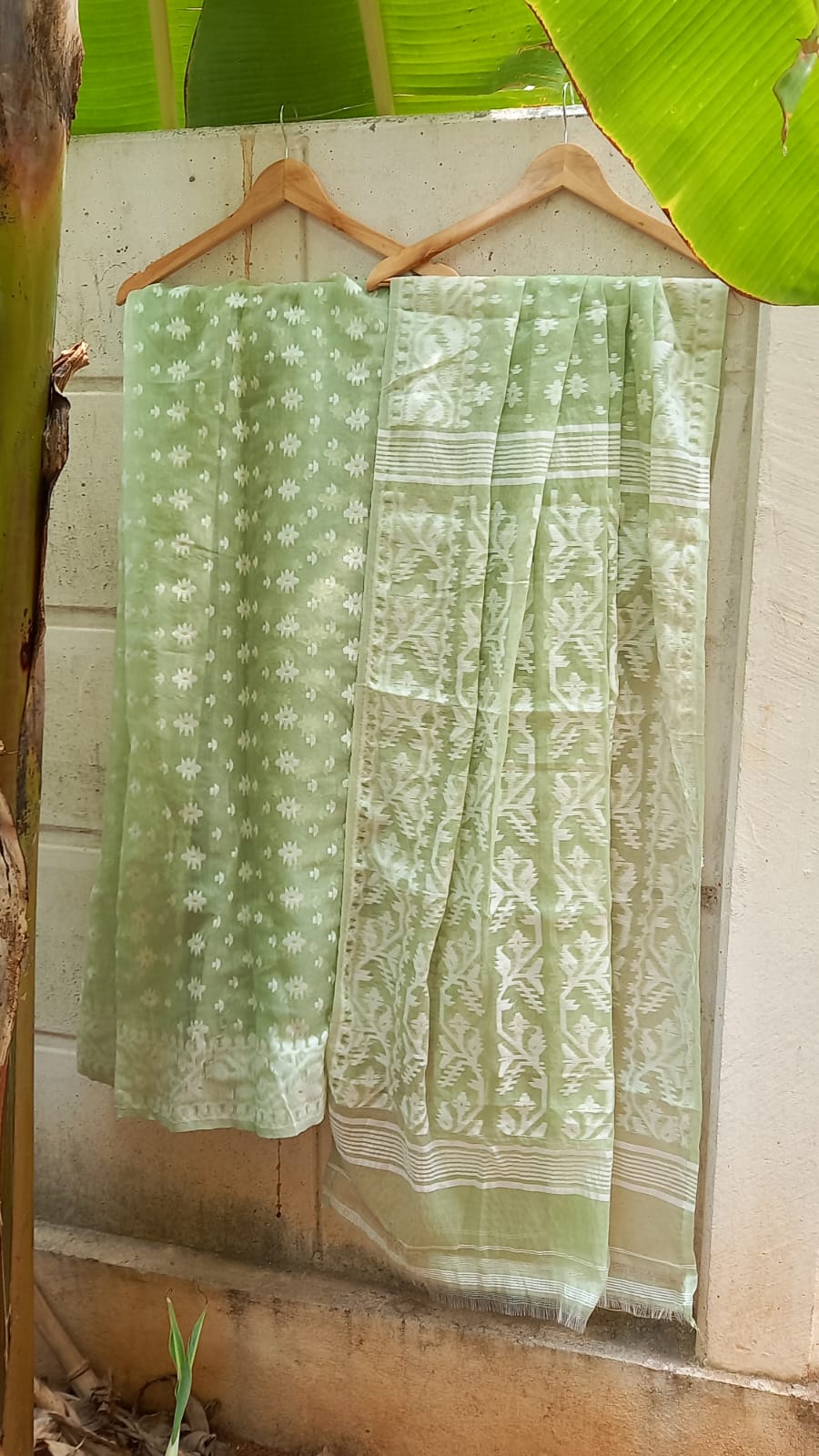 GREEN AND WHITE WOVEN SAREE