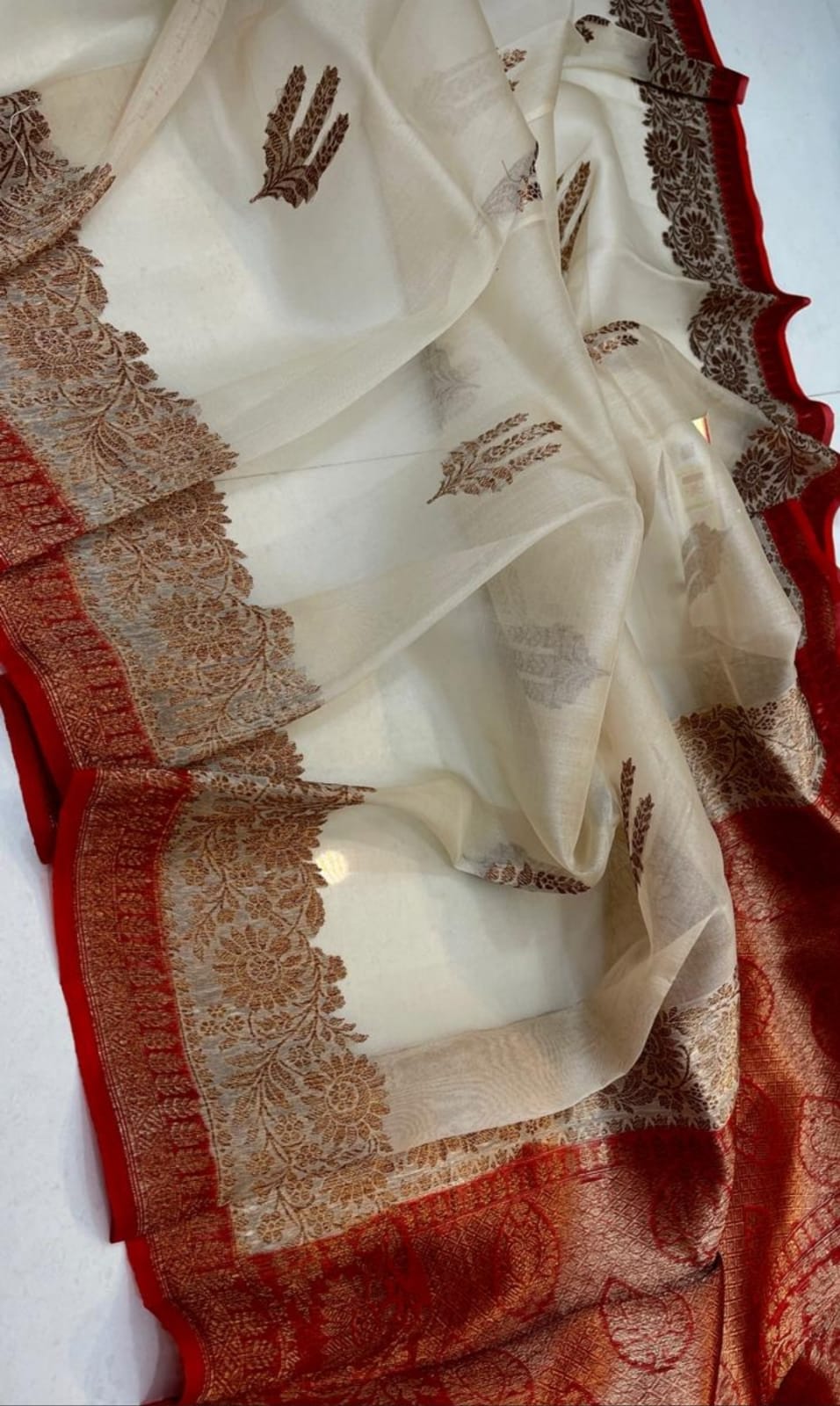 PURE HANDLOOM BENARSI KORA ORGANZA