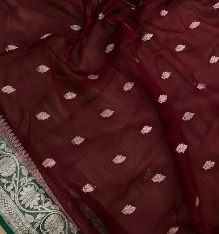 MAROON AND GREEN PURE HANDLOOM BENARSI CHIFFON SAREE