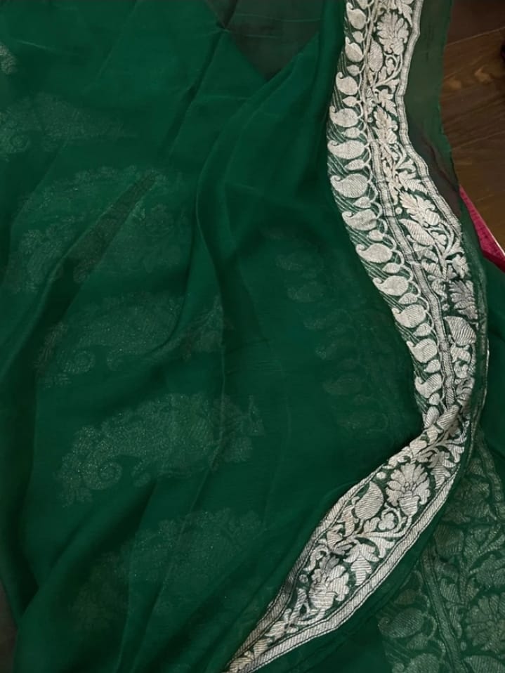 MAROON AND GREEN PURE HANDLOOM BENARSI CHIFFON SAREE